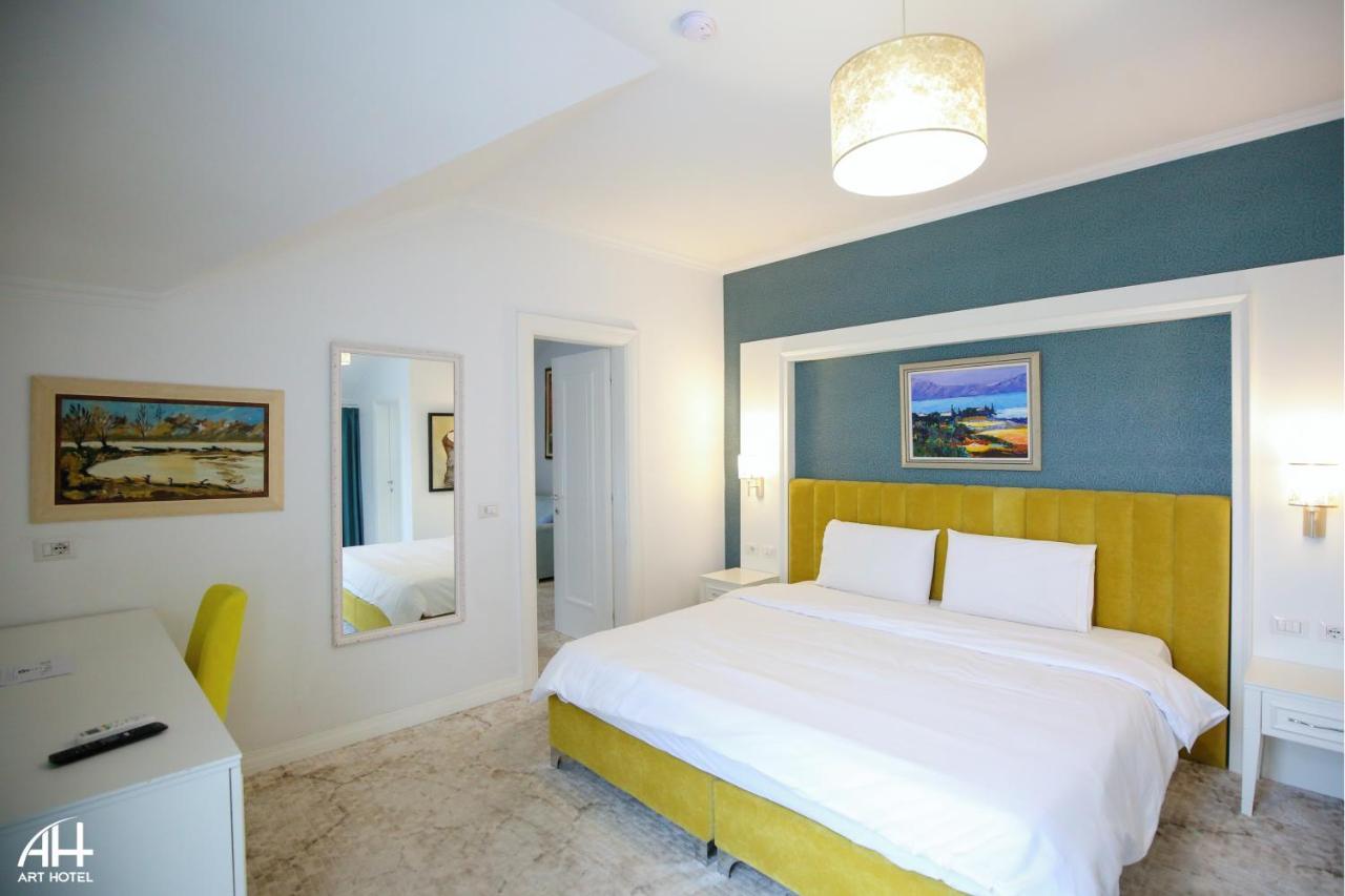 Art Hotel Тирана Екстериор снимка