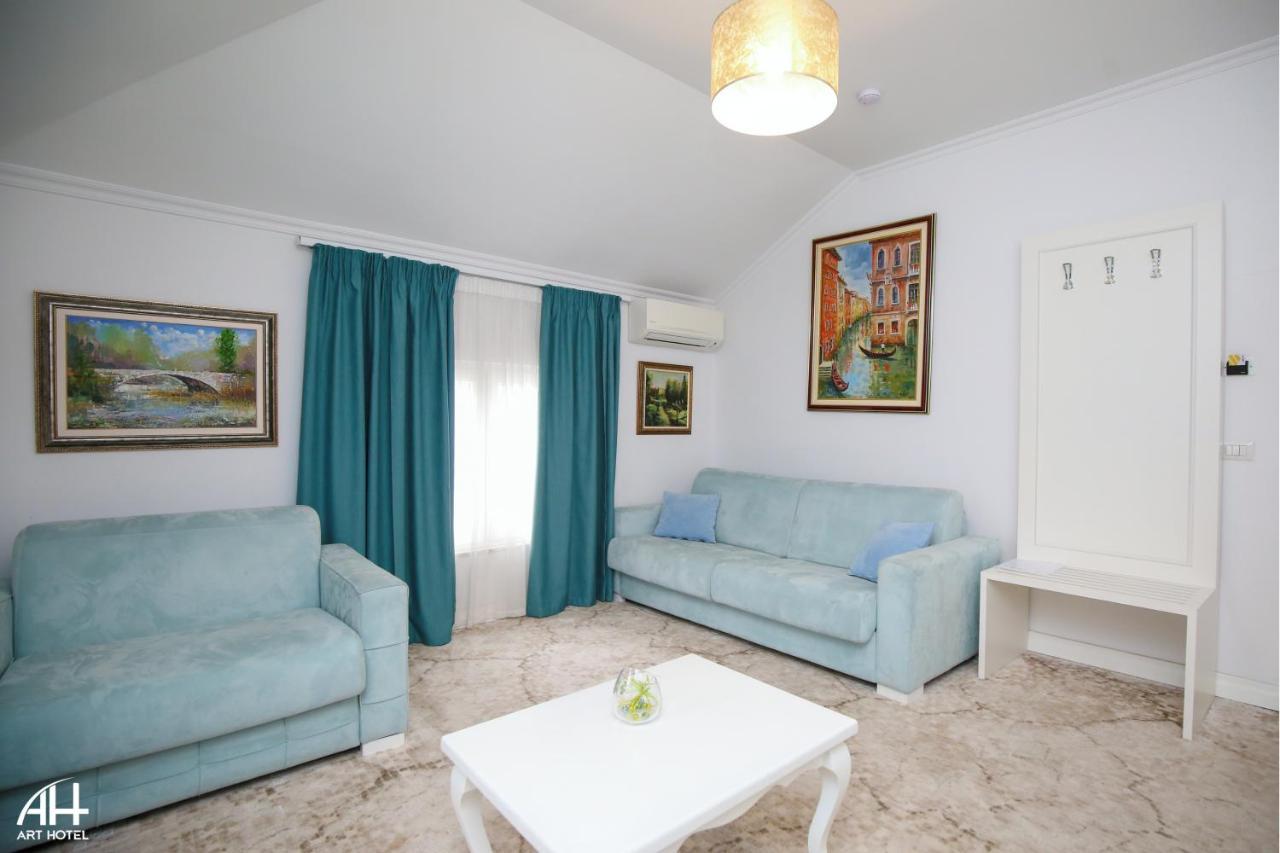 Art Hotel Тирана Екстериор снимка