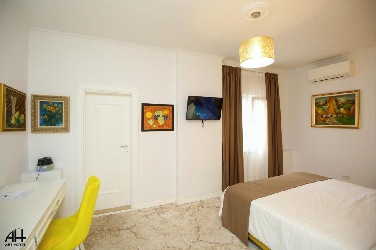 Art Hotel Тирана Екстериор снимка