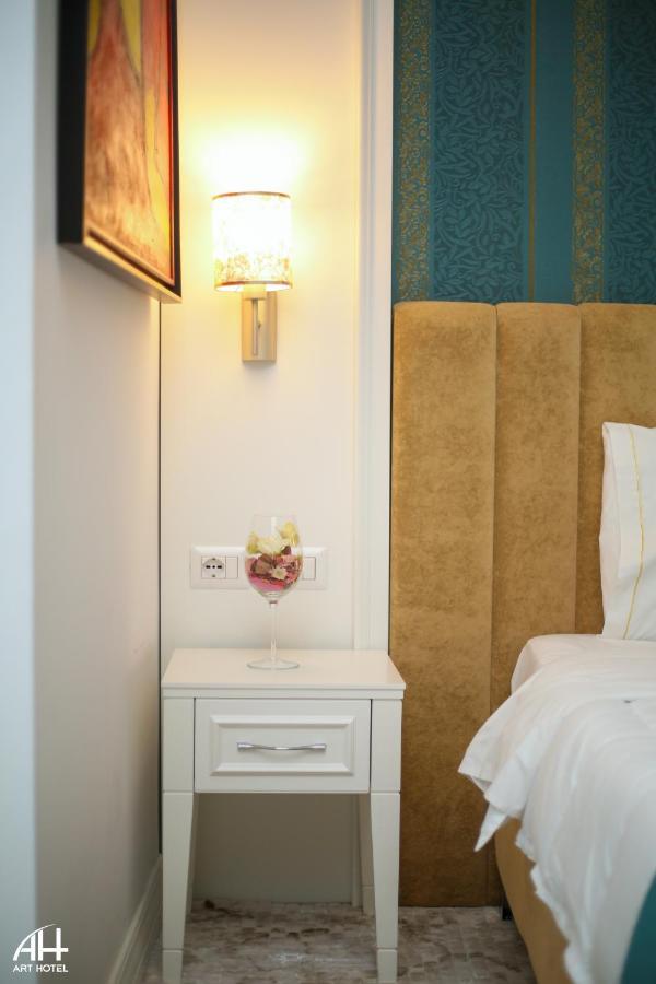 Art Hotel Тирана Екстериор снимка