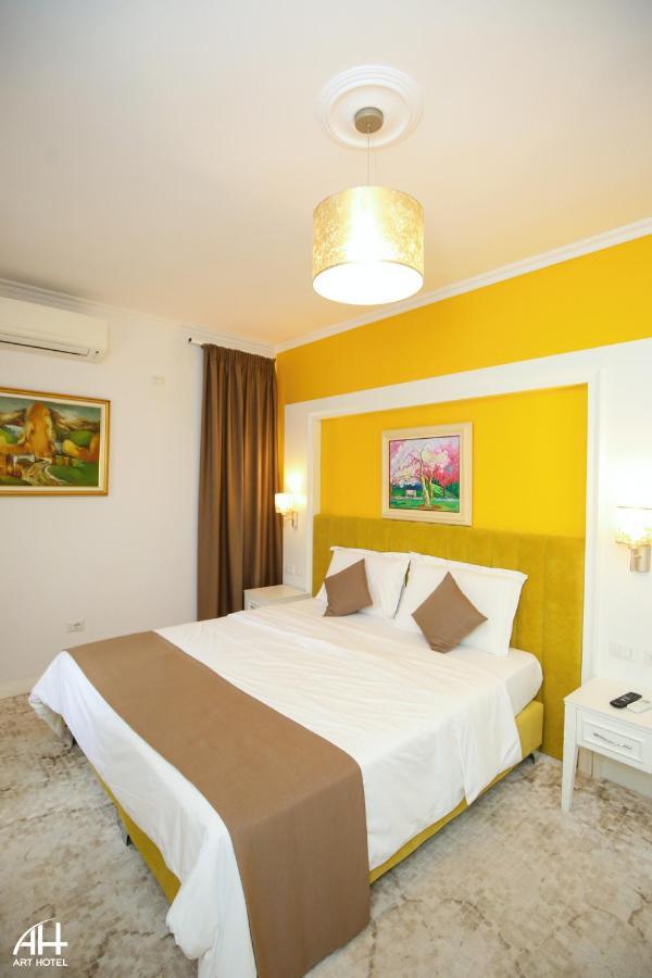 Art Hotel Тирана Екстериор снимка