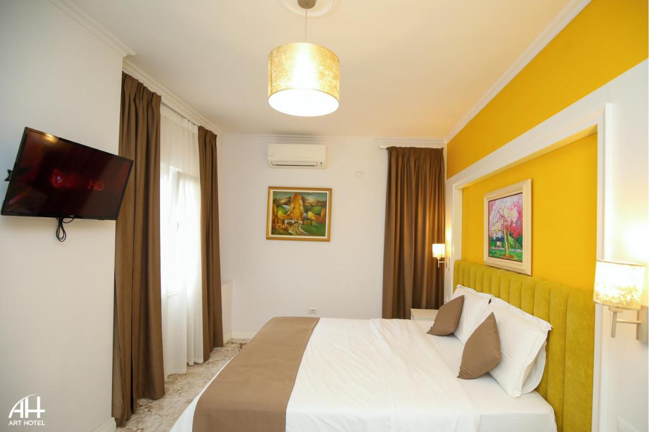 Art Hotel Тирана Екстериор снимка