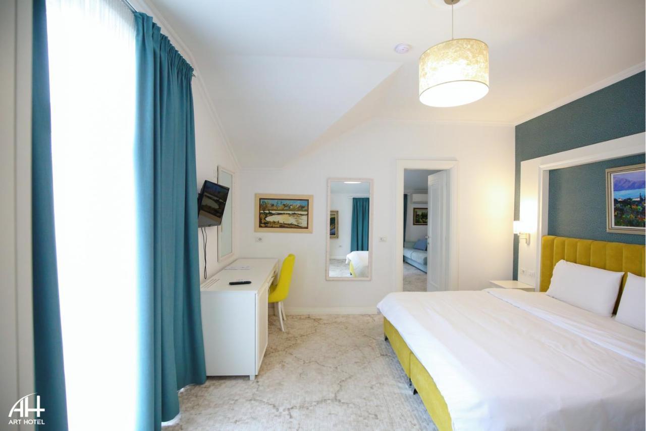 Art Hotel Тирана Екстериор снимка