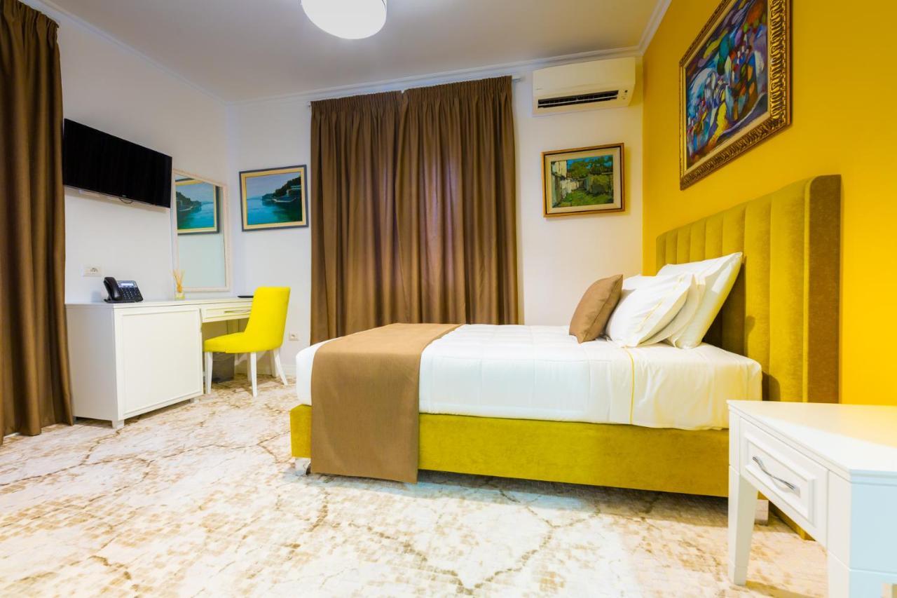 Art Hotel Тирана Екстериор снимка