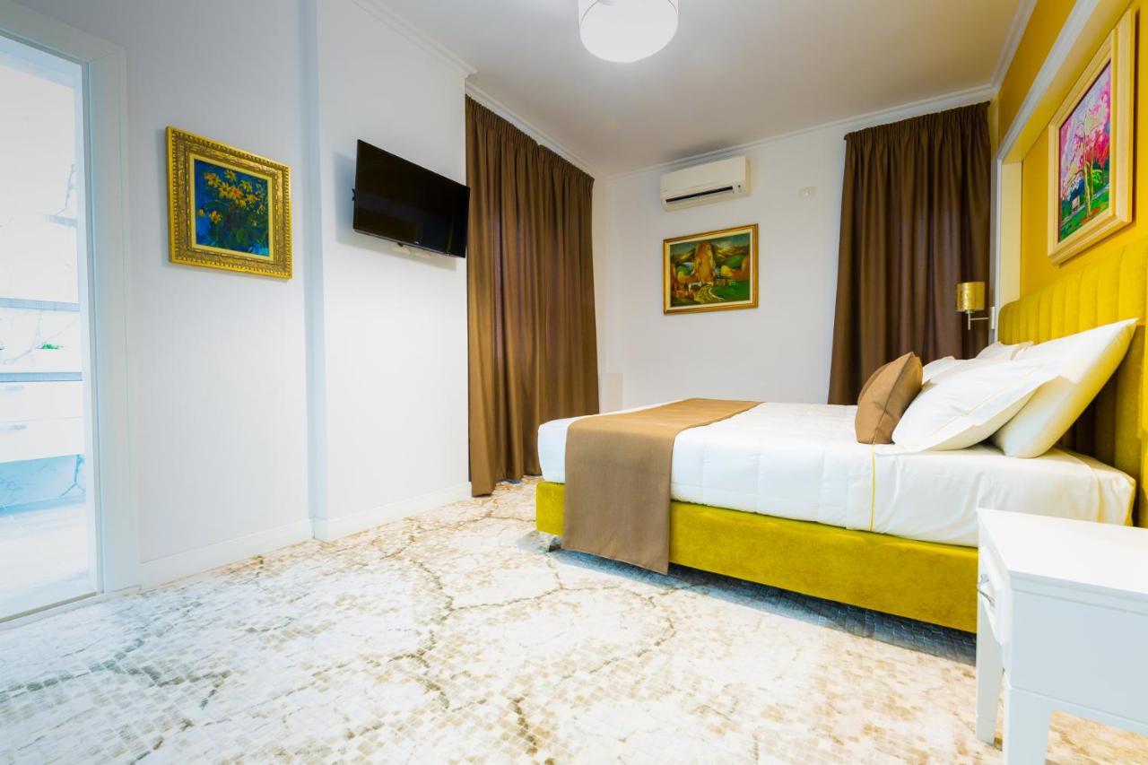 Art Hotel Тирана Екстериор снимка