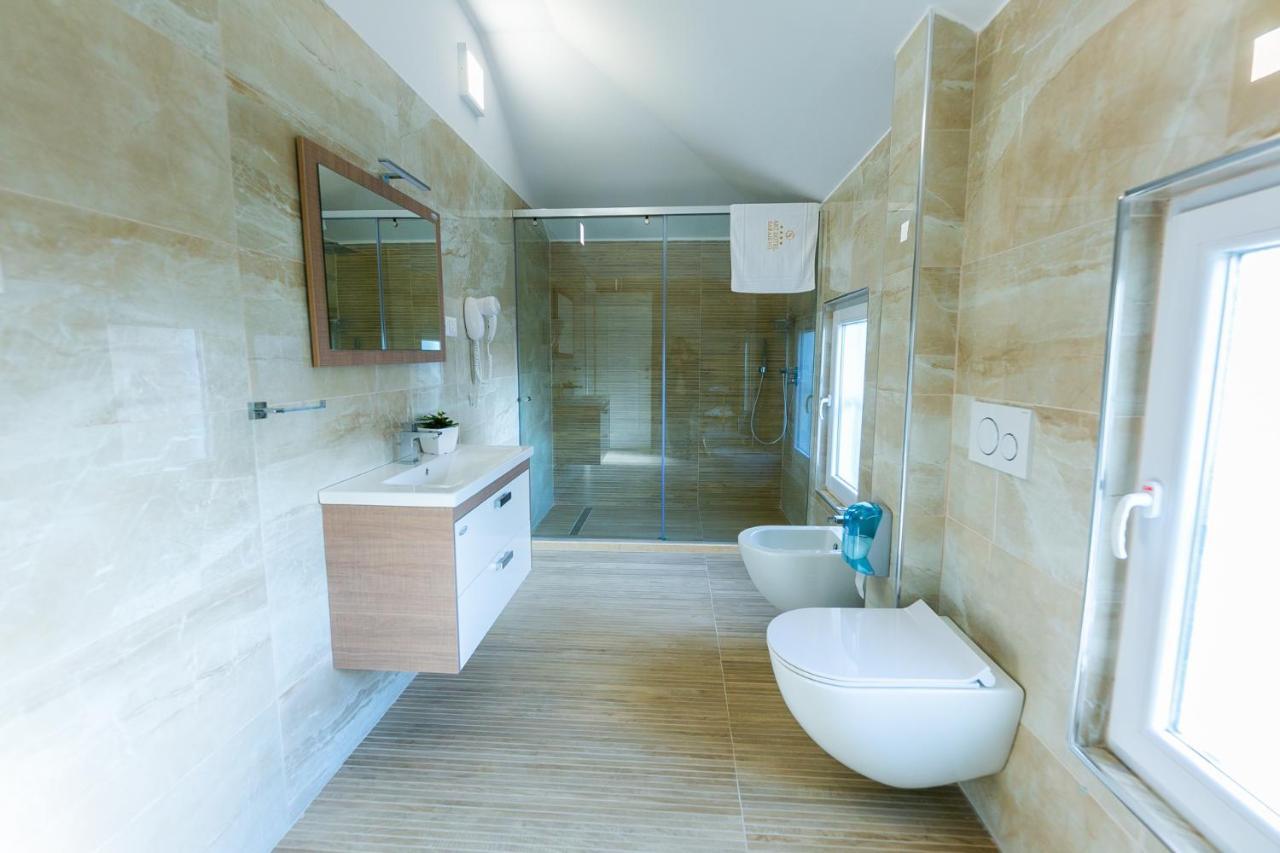 Art Hotel Тирана Екстериор снимка