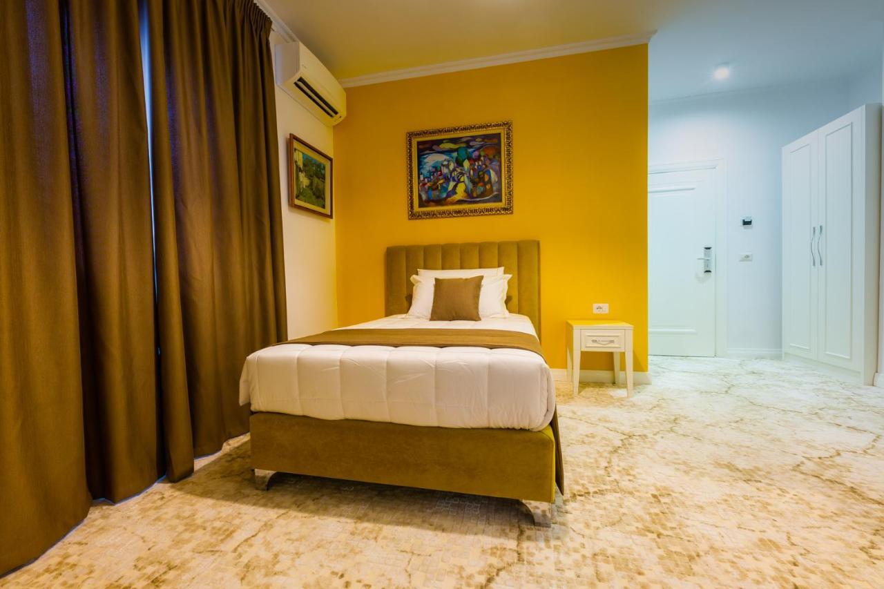 Art Hotel Тирана Екстериор снимка